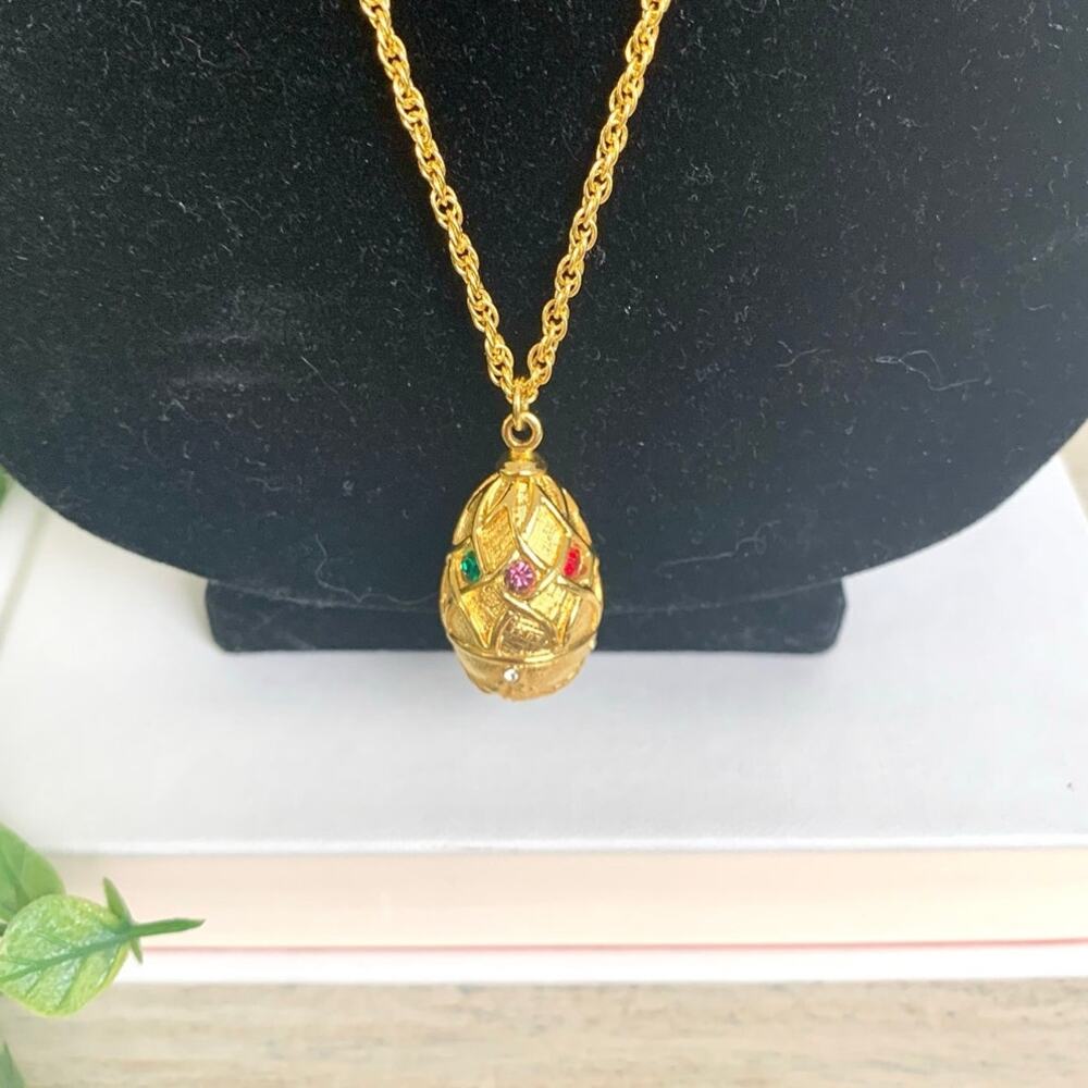 Vintage Joan Rivers Jeweled Egg Pendant Necklace Gold Tone Rhinestone Pearl